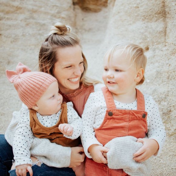 Hello! I'm Elizabeth - Picture 3 of 6